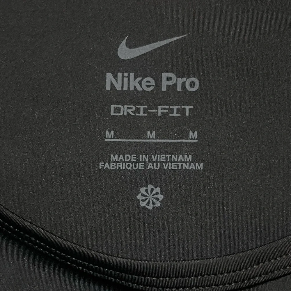 Nike Pro Size Medium Women's Dri-FIT Cropped Training Tank Black
